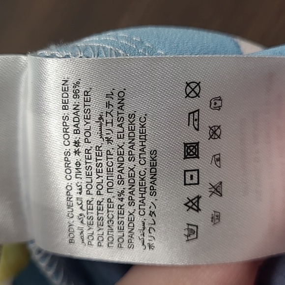 Bebe Size 2 Printblock Asymmetrical Overlap Short - Picture 8 of 8